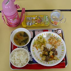 給食